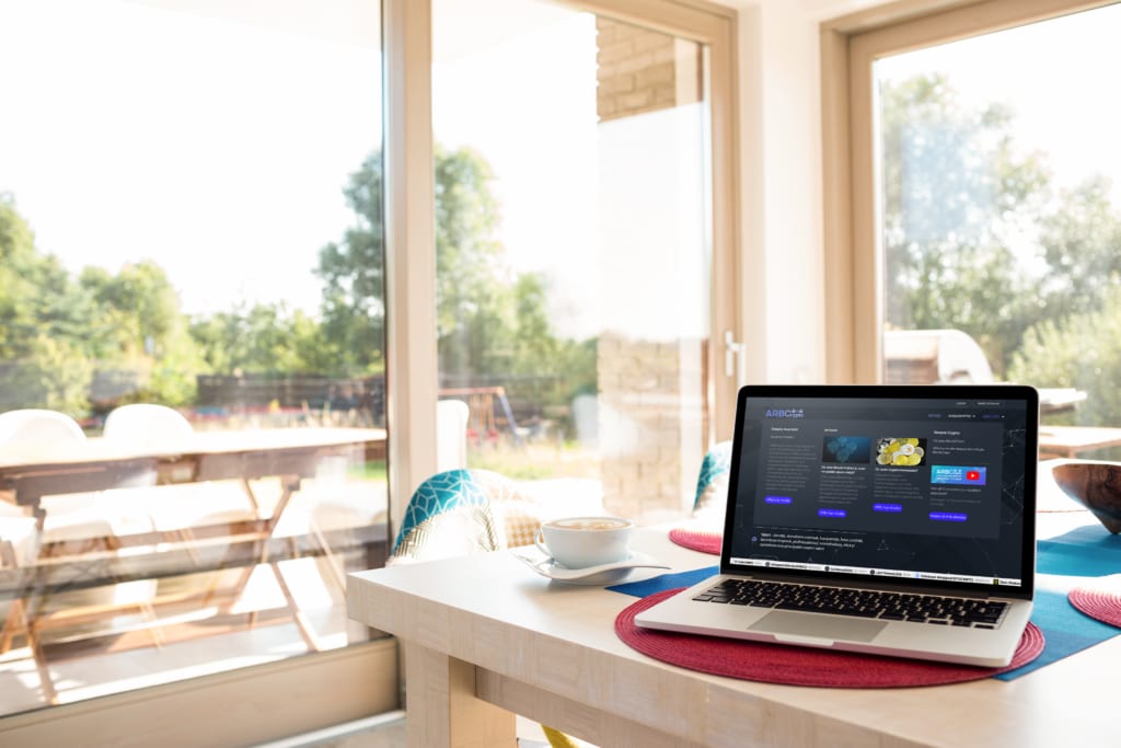 mockup arbcrypto laptop 2