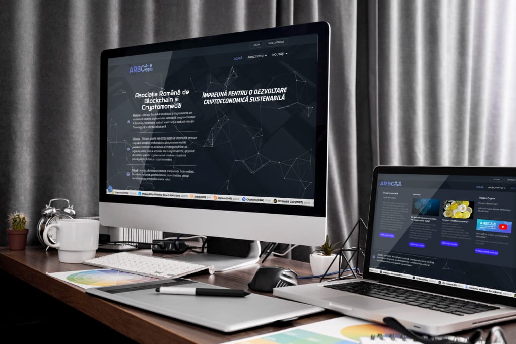 mockup arbcrypto.ro 2 desktop si laptop